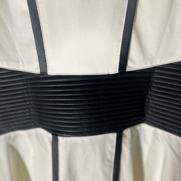 VENUS classy wear with anything spring jacket. Like new condition. - Picture 6 of 10